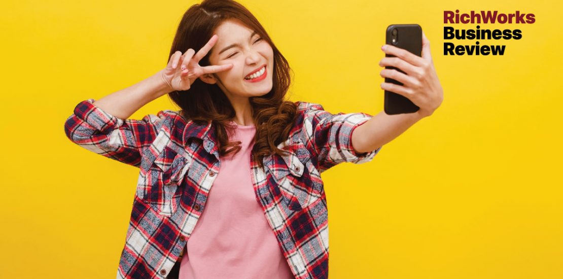 Selfie: Jangan Sampai Gelapkan Hati