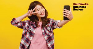 Selfie: Jangan Sampai Gelapkan Hati
