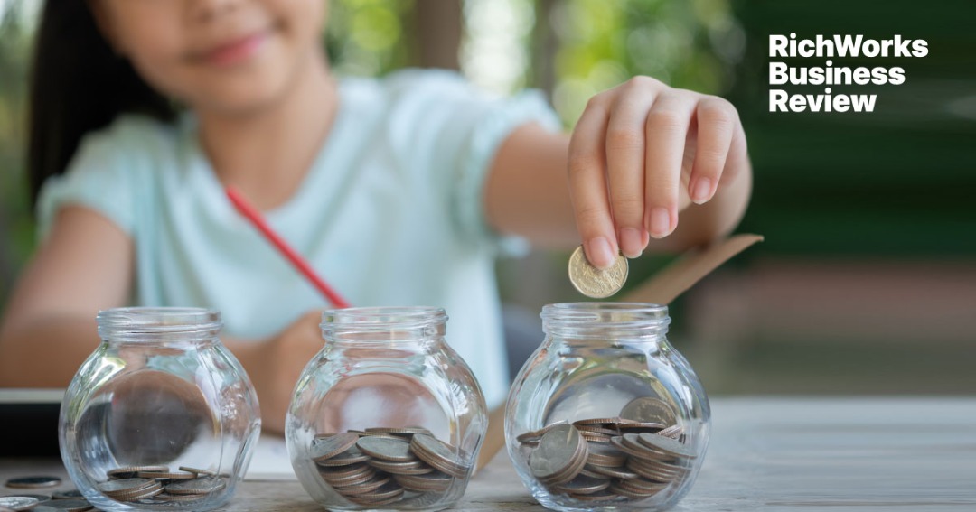 Cermat Semasa Banyak, Jimat Semasa Sikit