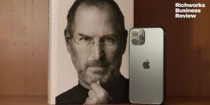 Ini Sebabnya Mengapa Anda Perlu Pakai Baju Sama Setiap Hari Seperti Steve Jobs